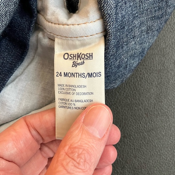 2/$35 OSHKOSH B'gosh Dark Wash Denim Overall Shorts 24 Months Adjustable Straps - Picture 8 of 9